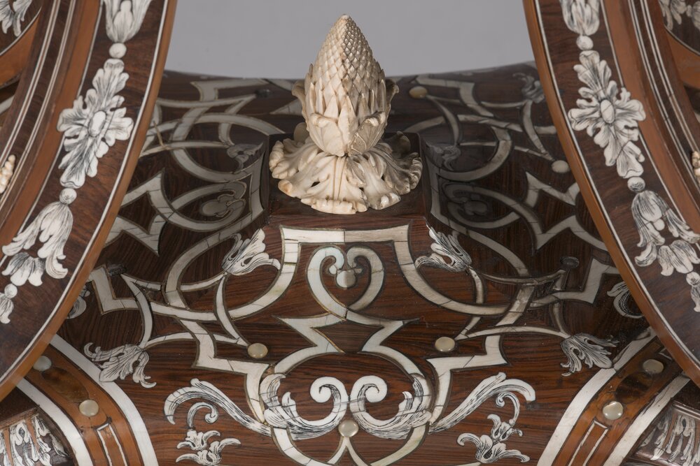Roma, Palazzo del Quirinale, P. Piffetti, Piedistallo per san Michele, inv. PR 372 - durante il restauro 
