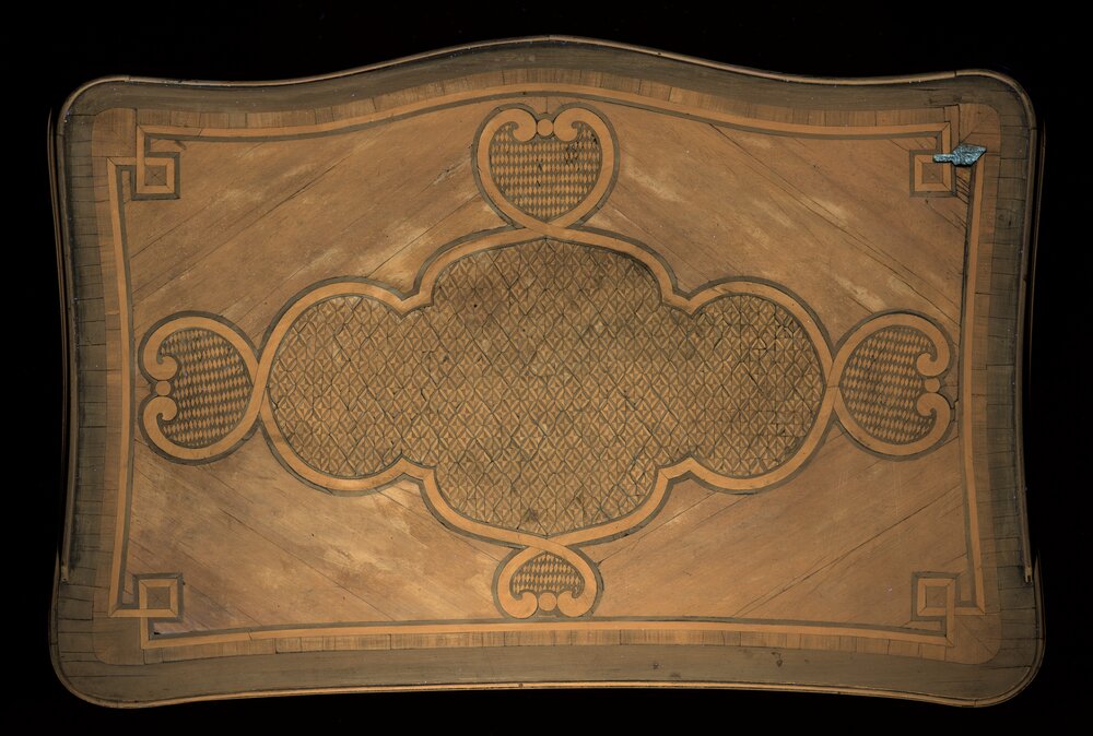 Torino, Palazzo Reale, Scrittoio da centro, inv. 2300 - analisi UV