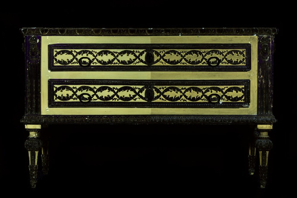 Tremezzina, Villa Carlotta, G. M. Bonzanigo, Cassettone, inv. 3527 - analisi UV, durante il restauro