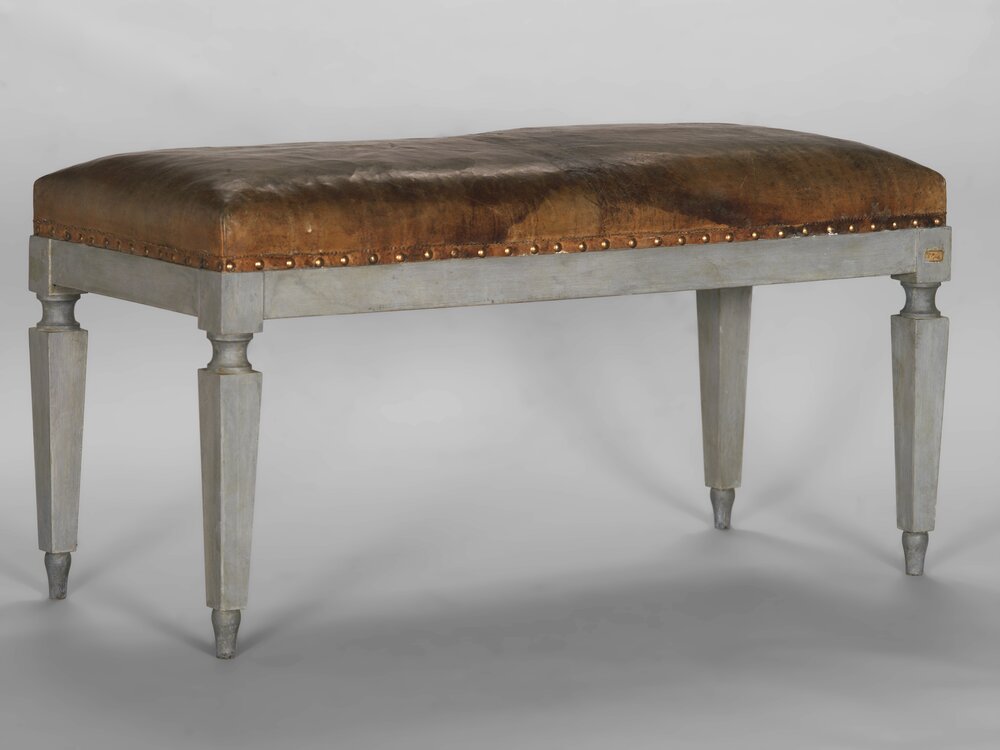 Agliè, Castello ducale, Panca a 4 gambe - dopo il restauro