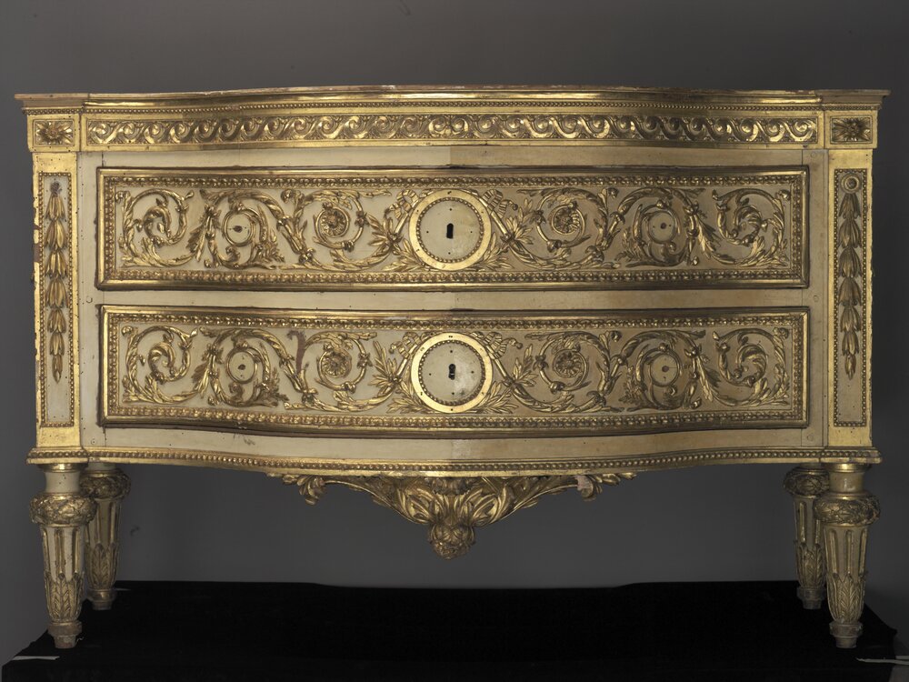 Nichelino, Stupinigi Hunting Lodge, F. Bolgiè (attr.), Cassettone, inv. 295 - during restoration, cleaning