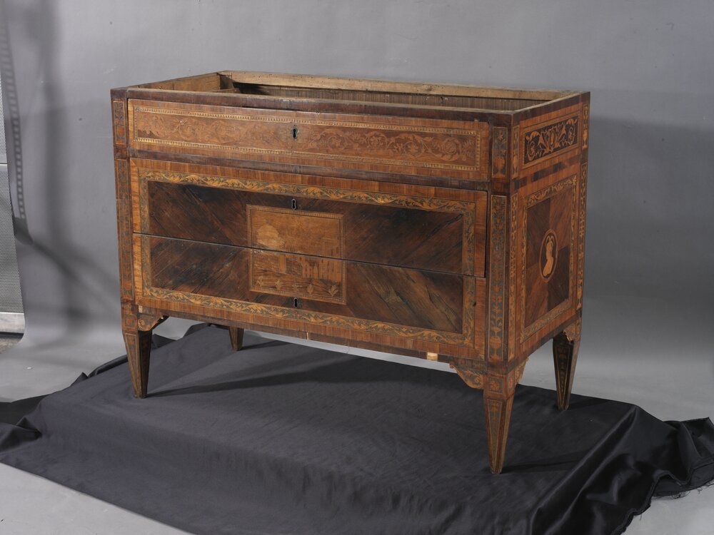 36-AL-2006_Nichelino, Hunting lodge by Stupinigi, I. and L. Ravelli (attr.), Chest of drawers with architecture, inv. 2156