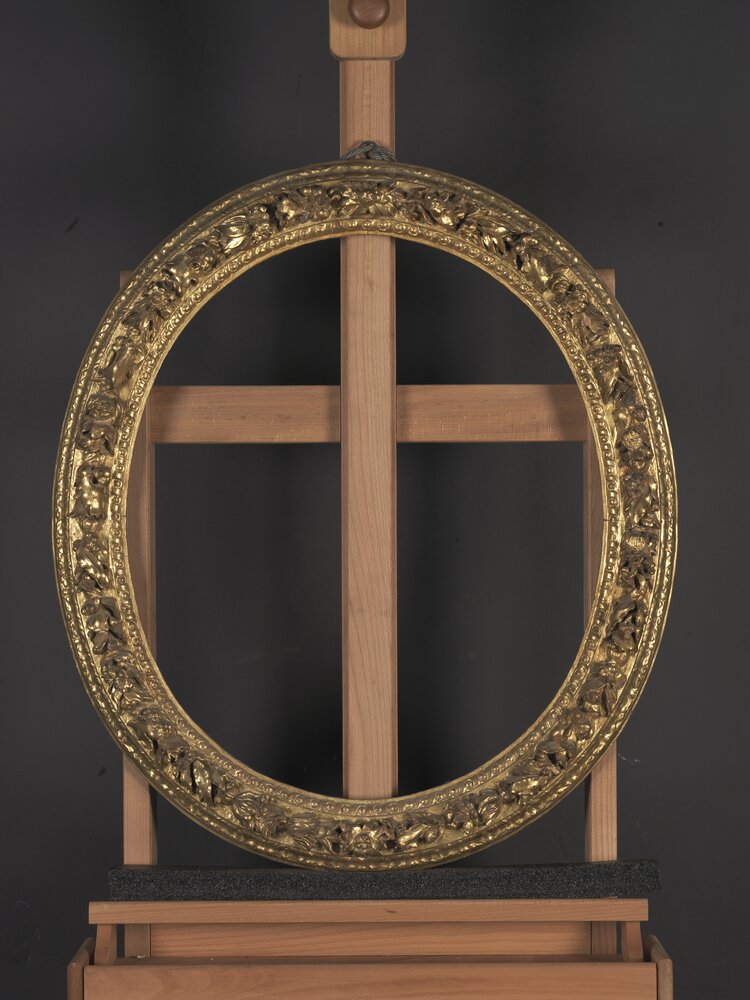 Nichelino, Hunting Palace of Stupinigi, Frame of the portrait of the Queen of Spain, inv. 16 - before restoration