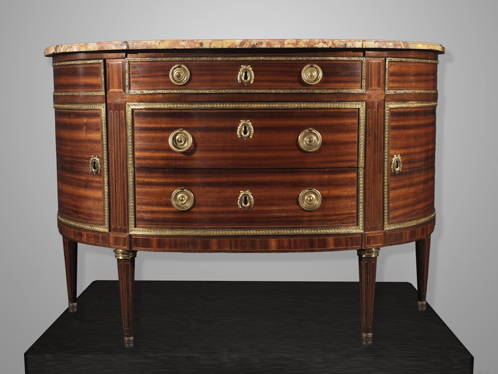 Nichelino, Stupinigi Hunting Lodge, Crescent Chest of Drawers, inv. 4808 - after restoration