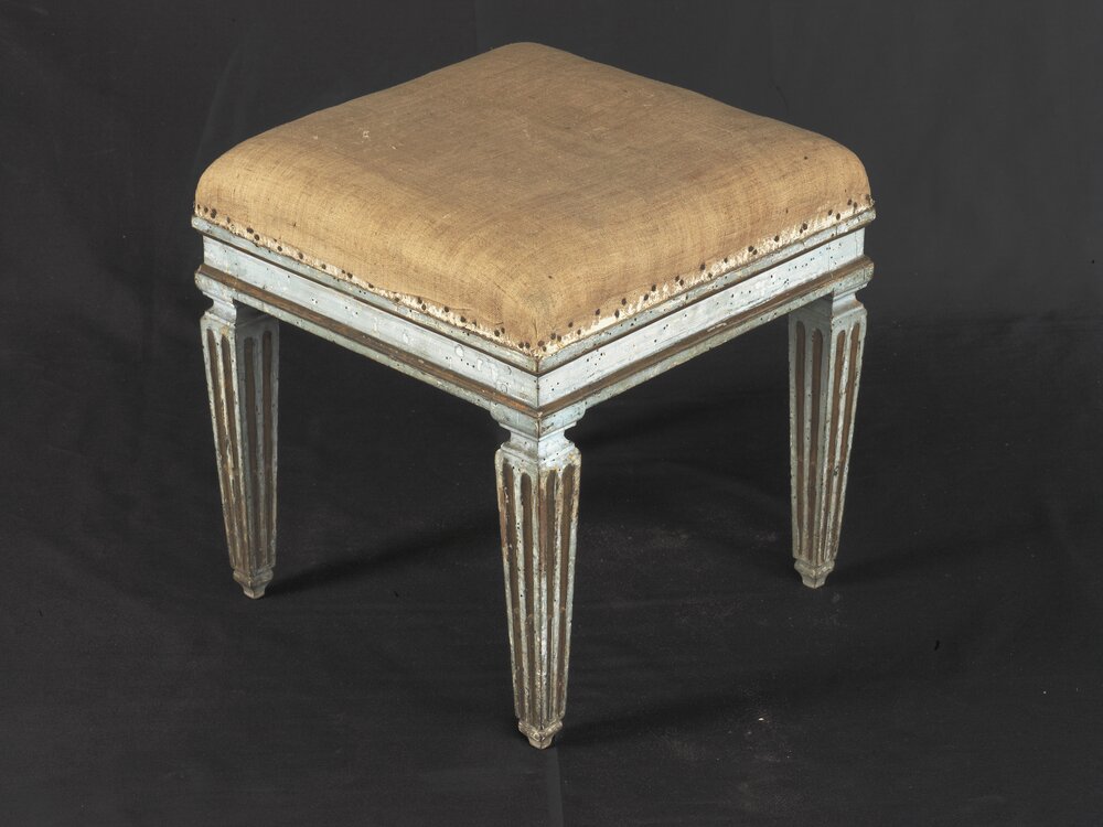 18-AL-2006_Nichelino, Stupinigi Hunting Lodge, 2 Stools, inv. 4131, 4132