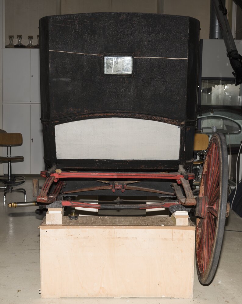 Venaria Reale, Reggia, Carrozza Brougham Carré, inv. PR 30249 - durante il restauro