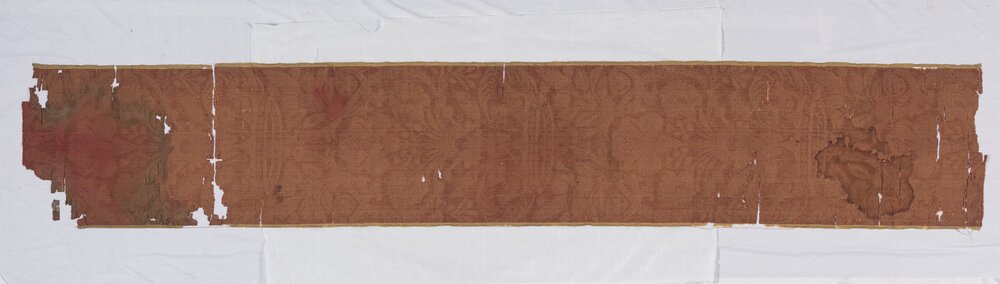 Varese, Villa Panza, Tovaglia in velluto cesellato e operato, verso - prima del restauro