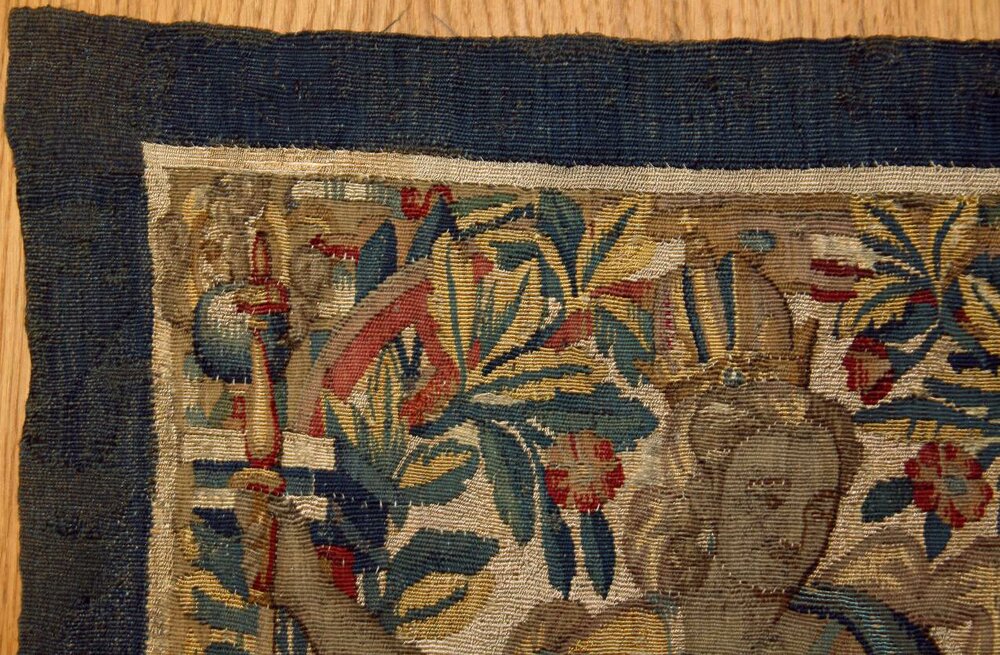 Milano, Villa Necchi Campiglio (FAI), Caccia al cervo con figure mitologiche (arazzo) - durante il restauro