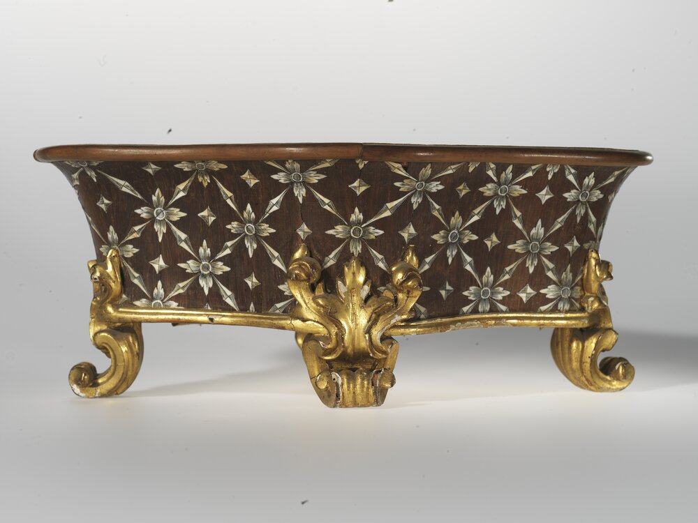 04mc05-AL-2009_Nichelino, Stupinigi Hunting Lodge, P. Piffetti, Sputacchiera, inv. 3064