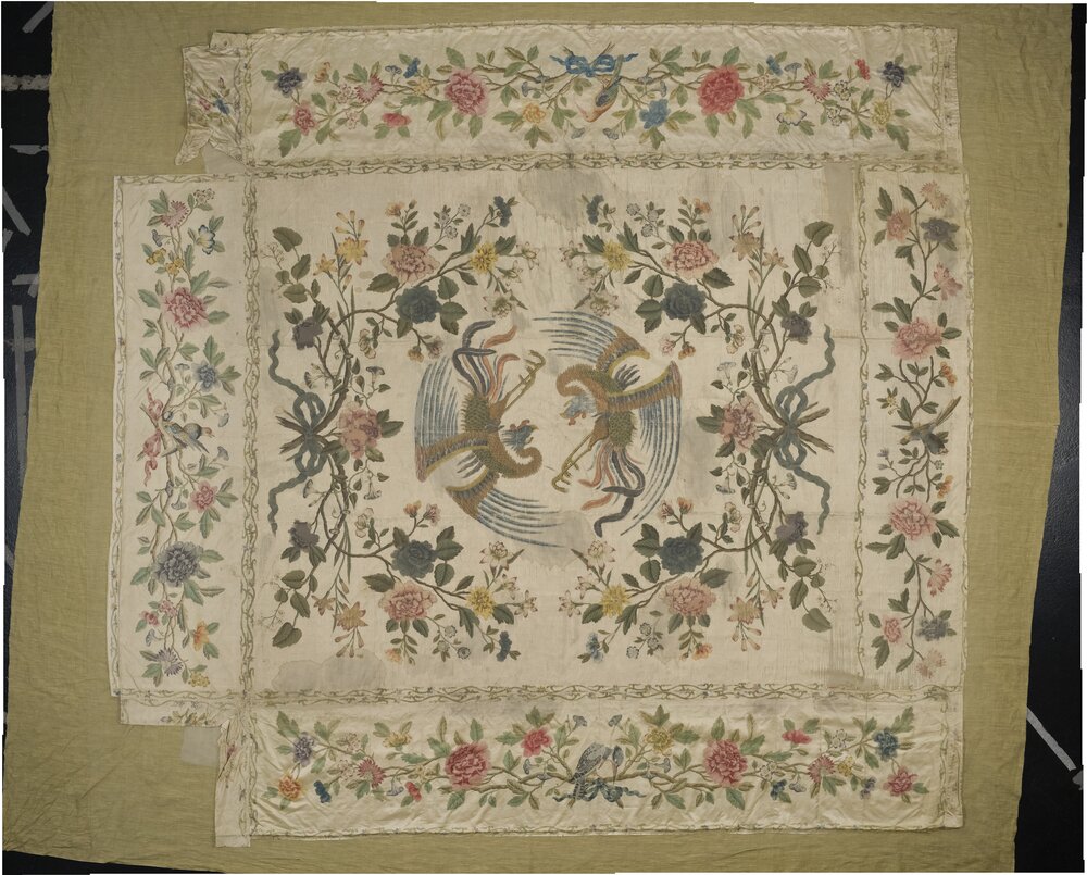 Santena, Castello, Coperta in seta del letto a baldacchino - dopo il restauro