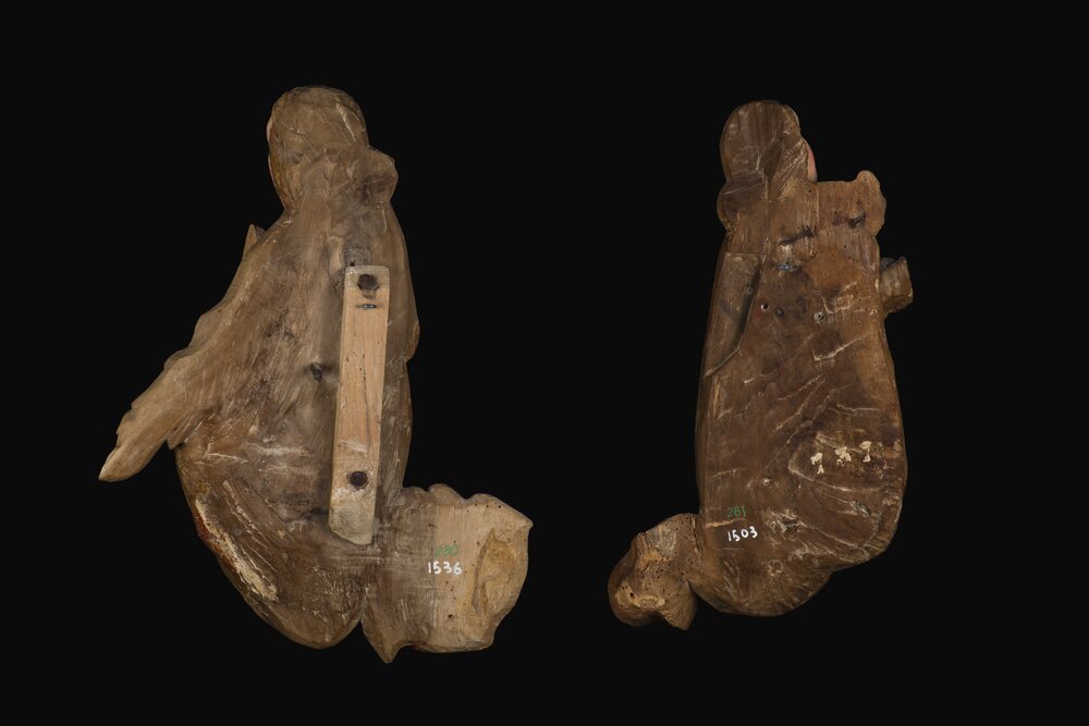 Issogne (AO), Castello,  A. De Lonhy (attr.), 5 angeli, inv. 1502, 1503, 1535, 1535bis, 1536, verso - prima del restauro