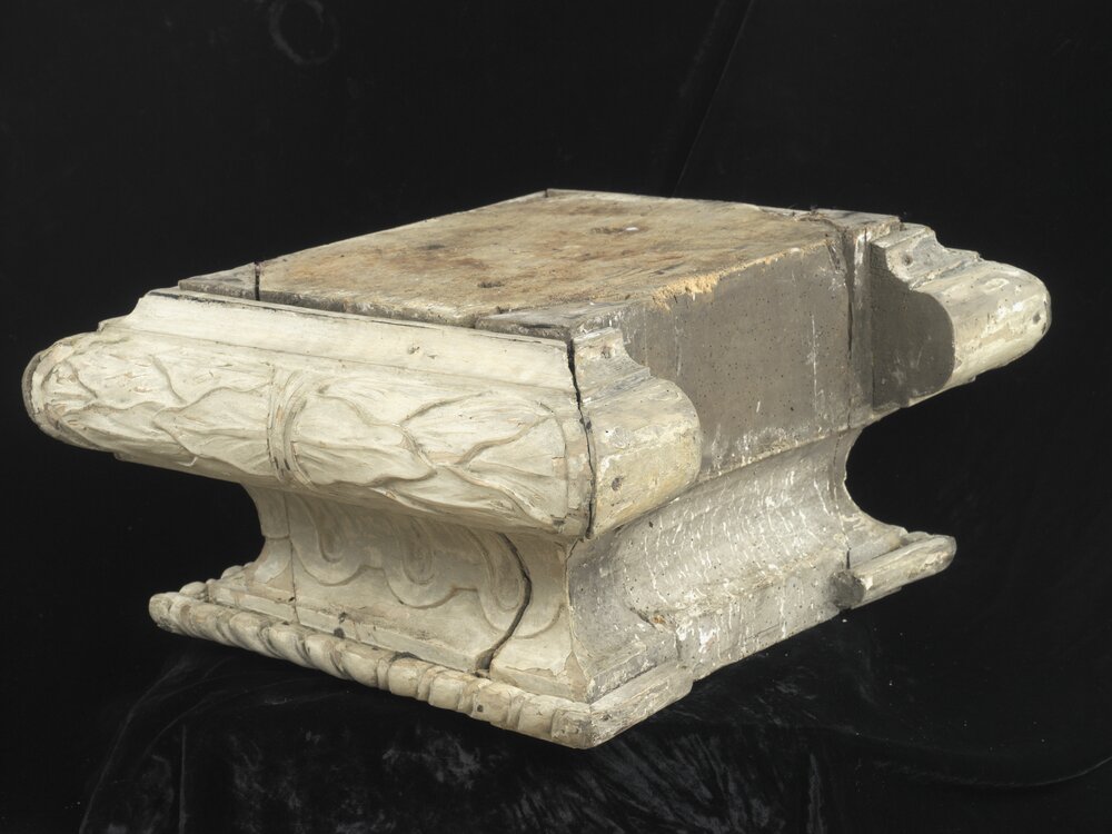 Venaria, Reggia, San Quirino - Saint warrior without helmet, base - before restoration