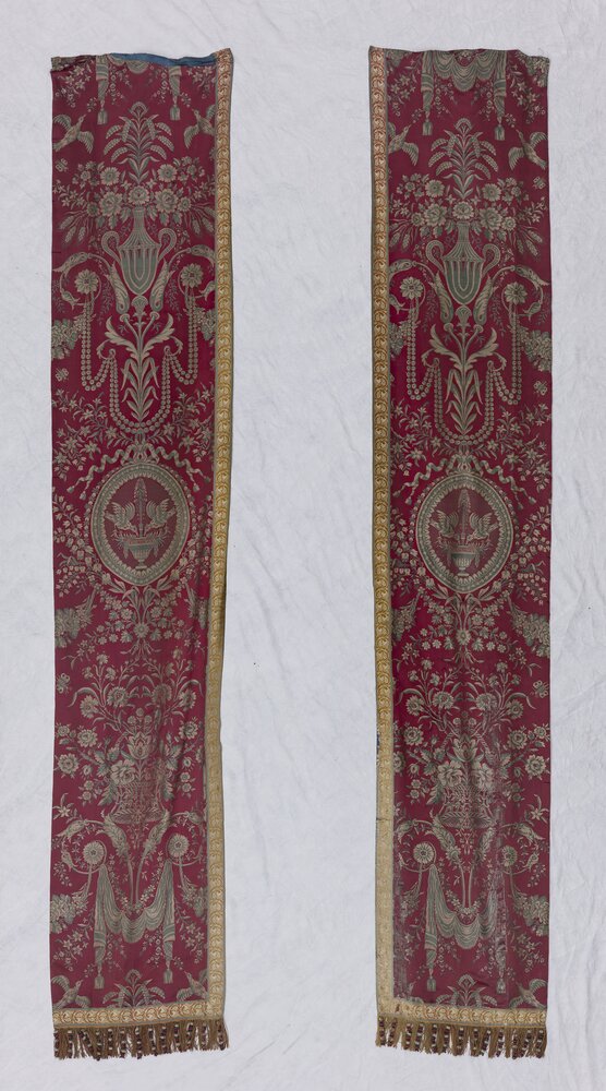 Caravino, Castello di Masino manufatti tessili - prima del restauro