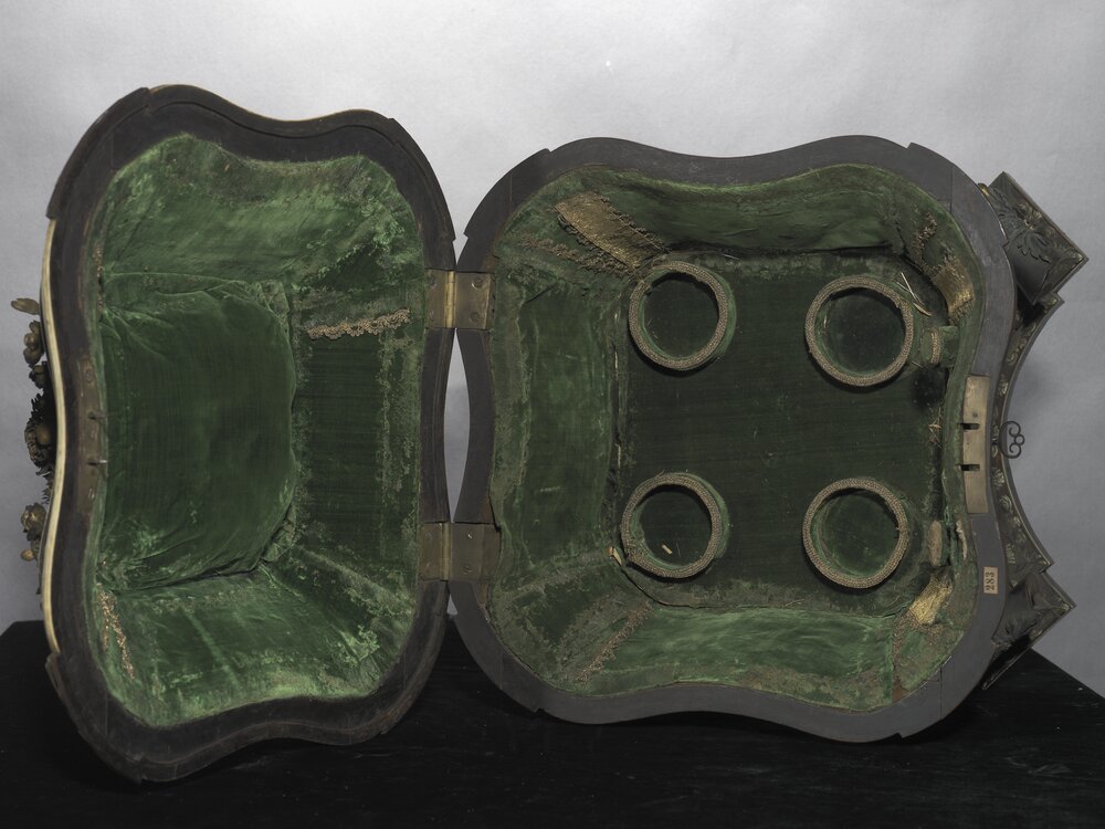 Turin, Royal Palace, P. Piffetti, Box, inv. 7099 - before restoration