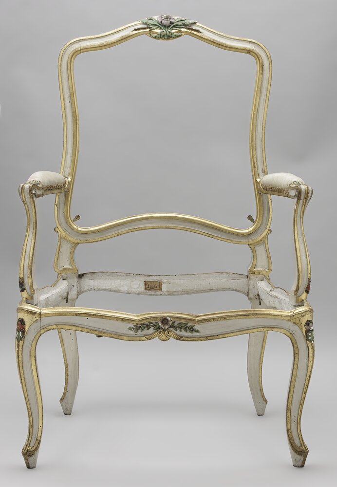 Hunting lodge by Stupinigi, Armchairs Invv. 1135, 1136 - during the restoration