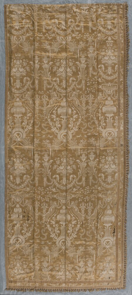 Casalzuigo, Villa Della Porta Bozzolo (FAI), Coppia di tende del salone - prima del restauro