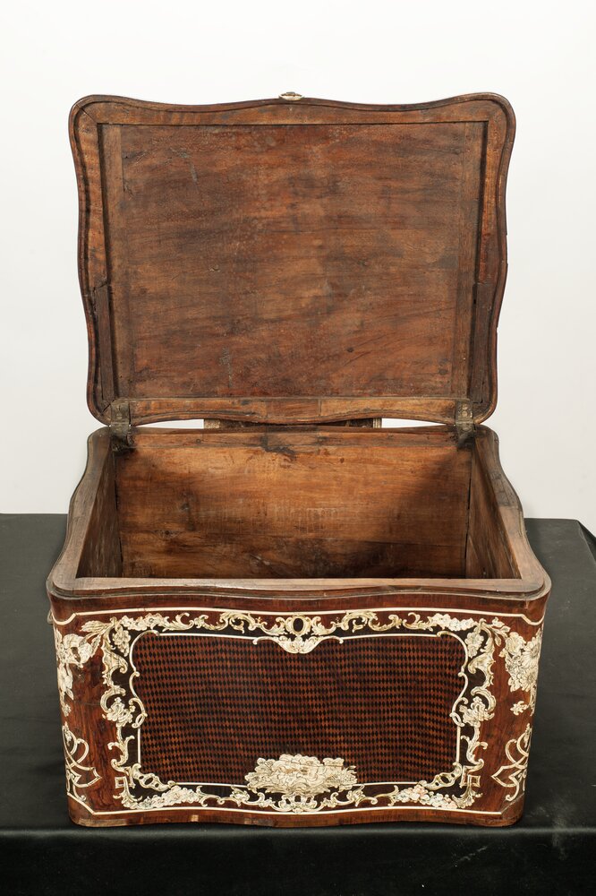 Turin, Museum of Decorative Arts Accorsi-Ometto, P. Piffetti, Cofano forte - before restoration