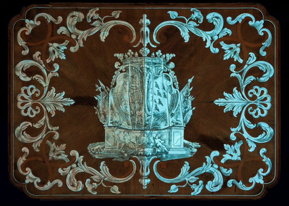 Santena, Castello Cavour, P. Piffetti, Coffee table, inv. I/50 - UV analysis during restoration