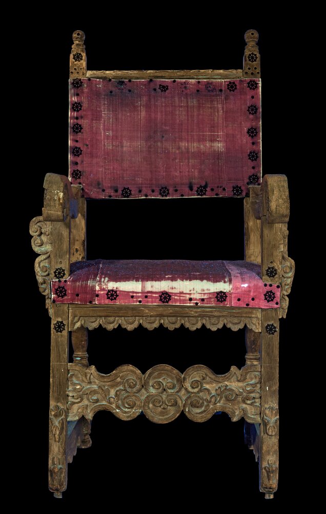 Turin, Galleria Sabauda, Armchairs, inv. 81, 82, 83 - UV analysis