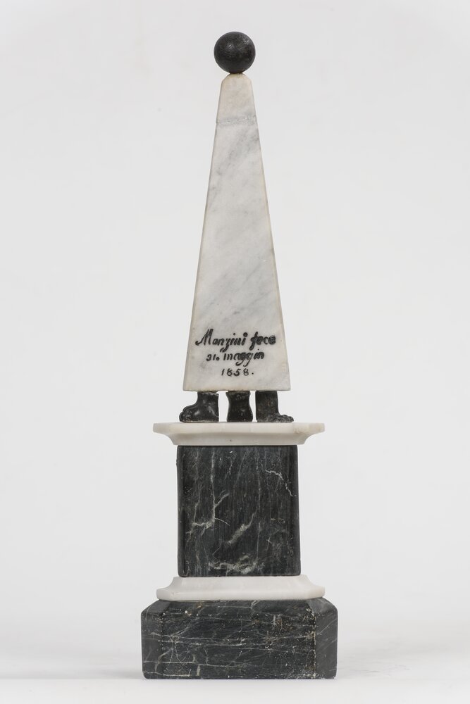 Santena, Castello Cavour, Piramide a ricordo del sacrificio del Marchese A. Cavour nella battaglia di Goito, inv. II/274 - dopo il restauro