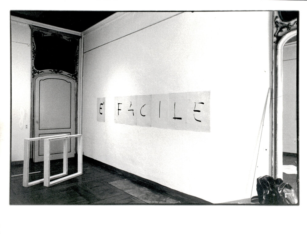 1976, 25 maggio - 30 giugno GIUSEPPE CHIARI / Mostra di fotografie e disegni degli anni '60 e 70'.
Particolare dell'allestimento espositivo.
Archivio privato di Liliana Dematteis