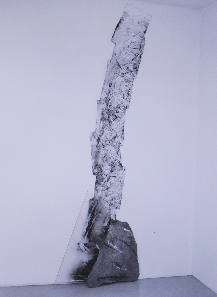 1981, 7 aprile – 10 maggio
MARCO GASTINI / Un libro e dei disegni
In occasione dell’ uscita del volume “Come di un respiro che preme nei polmoni”
Immagine trata dall'archivio privato di Liliana dematteis.