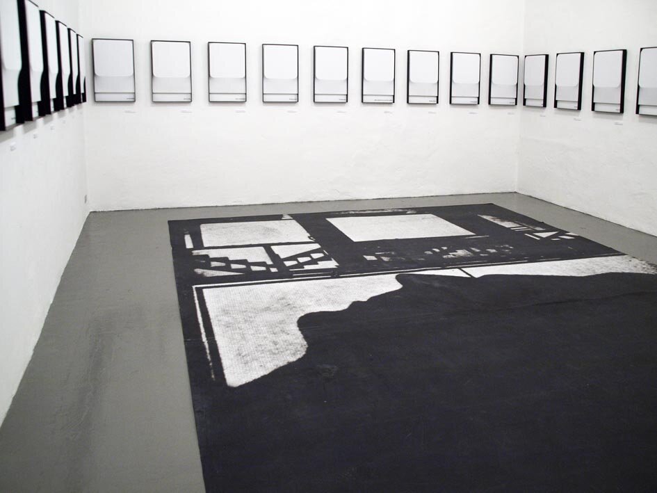 2008, 7 November – 23 DecemberFABIO MAURI /‘L’insolubile’Detail of the exhibition context.Image taken from Liliana Dematteis’ private archive.