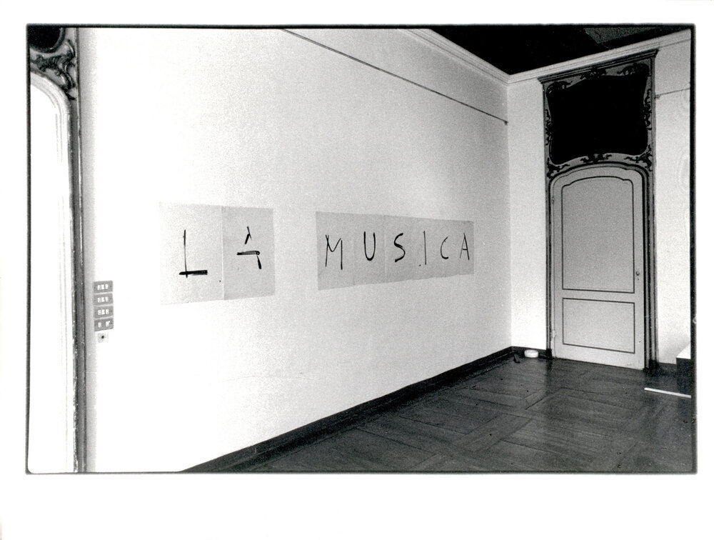 1976, 25 maggio – 30 giugno
GIUSEPPE CHIARI / Mostra di fotografie e disegni degli anni ’60 e ’70. 
Conferenza – performance.
Spazio espositivo. Particolare.
Immagine tratta dall'Archivio privato di Liliana Dematteis.