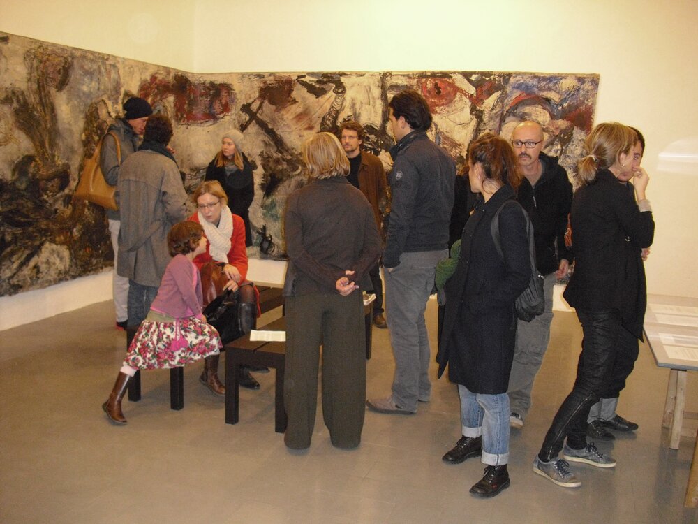 2010, 6 – 26 NovemberPINOT GALLIZIO – GOSHKA MACUGATraccia 02 curated by Francesca Comisso.On the occasion of Artissima 17, in collaboration with the Kate MacGarry gallery in London, presentation of the project by the Polish artist Goshka Macuga Untitled-after Pinot Gallizio (1955), conceived and created in 2006 as part of the Biennial of Ceramics in Contemporary Art curated by Roberto Costantino and Tiziana Casapietra in Albisola.Image from the private archive of Liliana Dematteis.