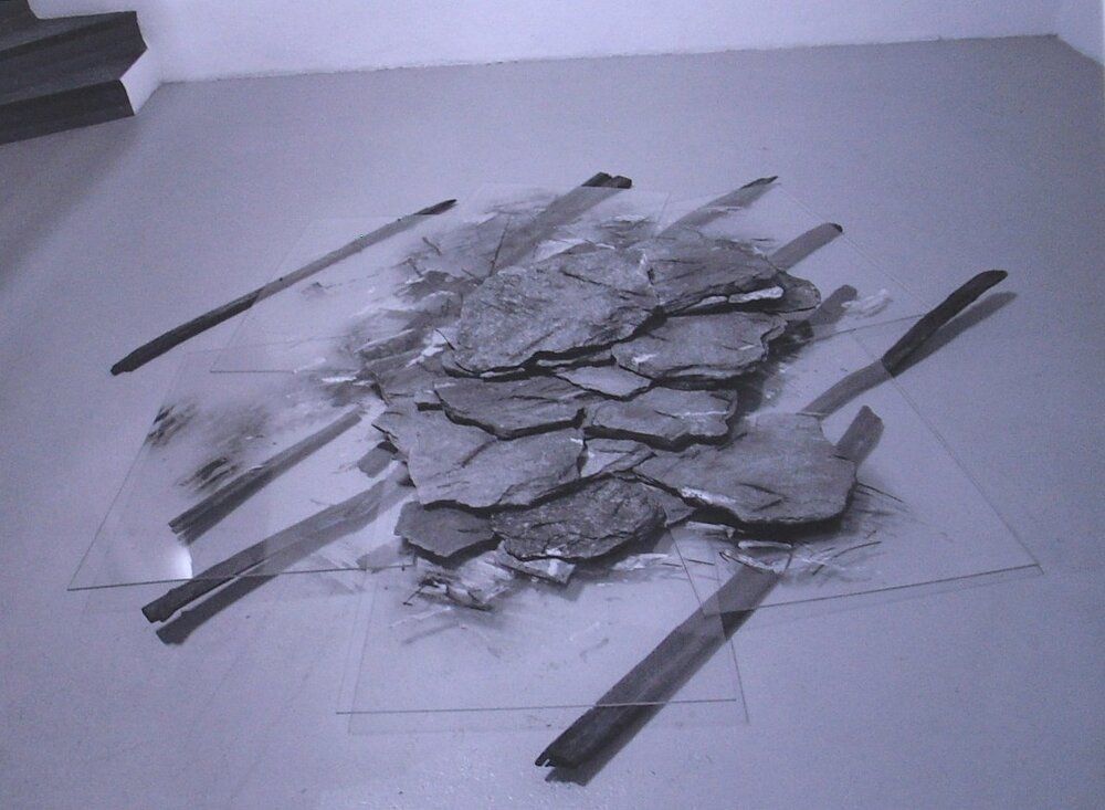 1981, 7 aprile – 10 maggio
MARCO GASTINI / Un libro e dei disegni
In occasione dell’ uscita del volume “Come di un respiro che preme nei polmoni”
Immagine trata dall'archivio privato di Liliana dematteis.