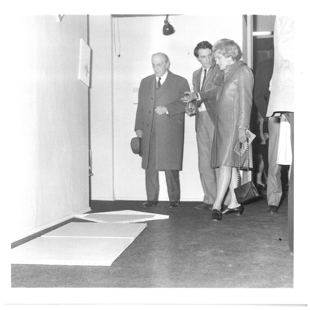 1968, aprile
Mostra di GIORGIO GRIFFA alla Galleria Martano.
Particolare dell'inaugurazione della mostra.