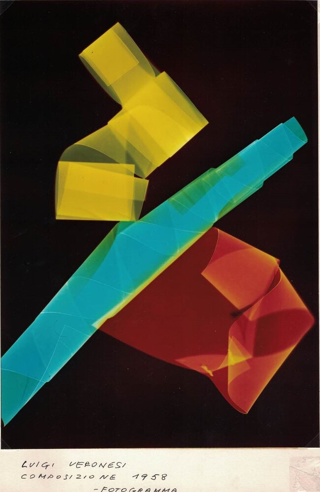 1989, 21 novembre
L'ARTISTA E LA FOTOGRAFIA / Avanguardia e sperimentazione fra le due guerre.
Mostra prodotta e svolta in contemporanea con la Galleria Martini e Ronchetti di Genova.
Luigi veronesi. Immagine tratta dall'archivio privato di Liliana Dematteis.