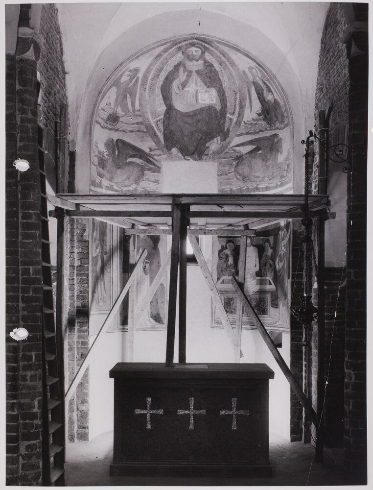 Robbio, Chiesa di S. Pietro, Dipinti murali