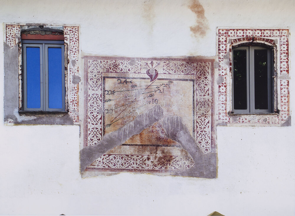 Abbiategrasso, Convento dell’Annunziata, Chiostro, Meridiana, Dipinti murali